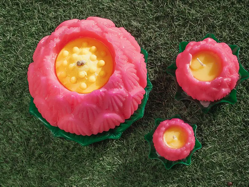 Lotus Candle